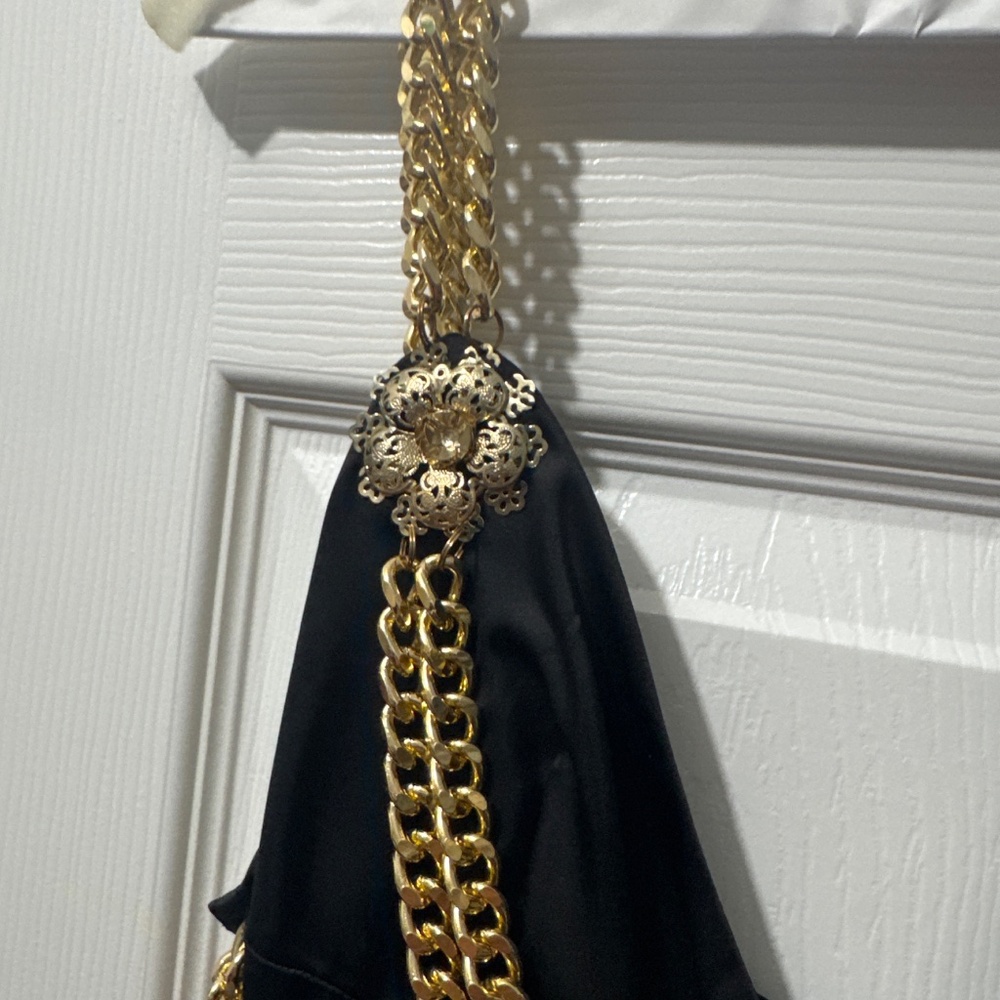 Black dress - Picture 3 of 4